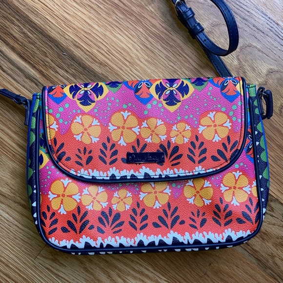 Vera Bradley Rio Stripe Magnetic Flap Crossbody Purse & Rio Stripe Zip Wristlet - Picture 2 of 16